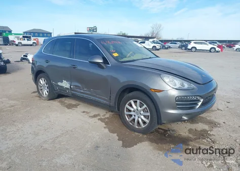 2012 Porsche Cayenne z USA, uszkodzony, nr VIN WP1AA2A28CLA10497